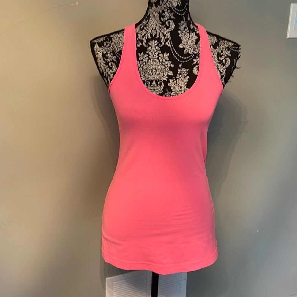 Lululemon size 6 racer back top